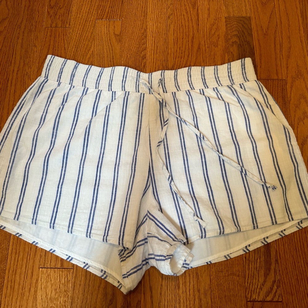 Abercrombie & Fitch White and Blue Striped Women Shorts
